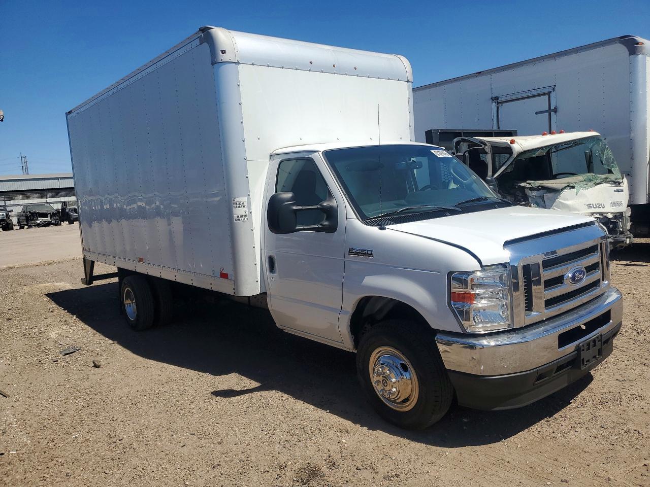 2022 Ford Econoline E450 Super Duty Cutaway Van - Image 4