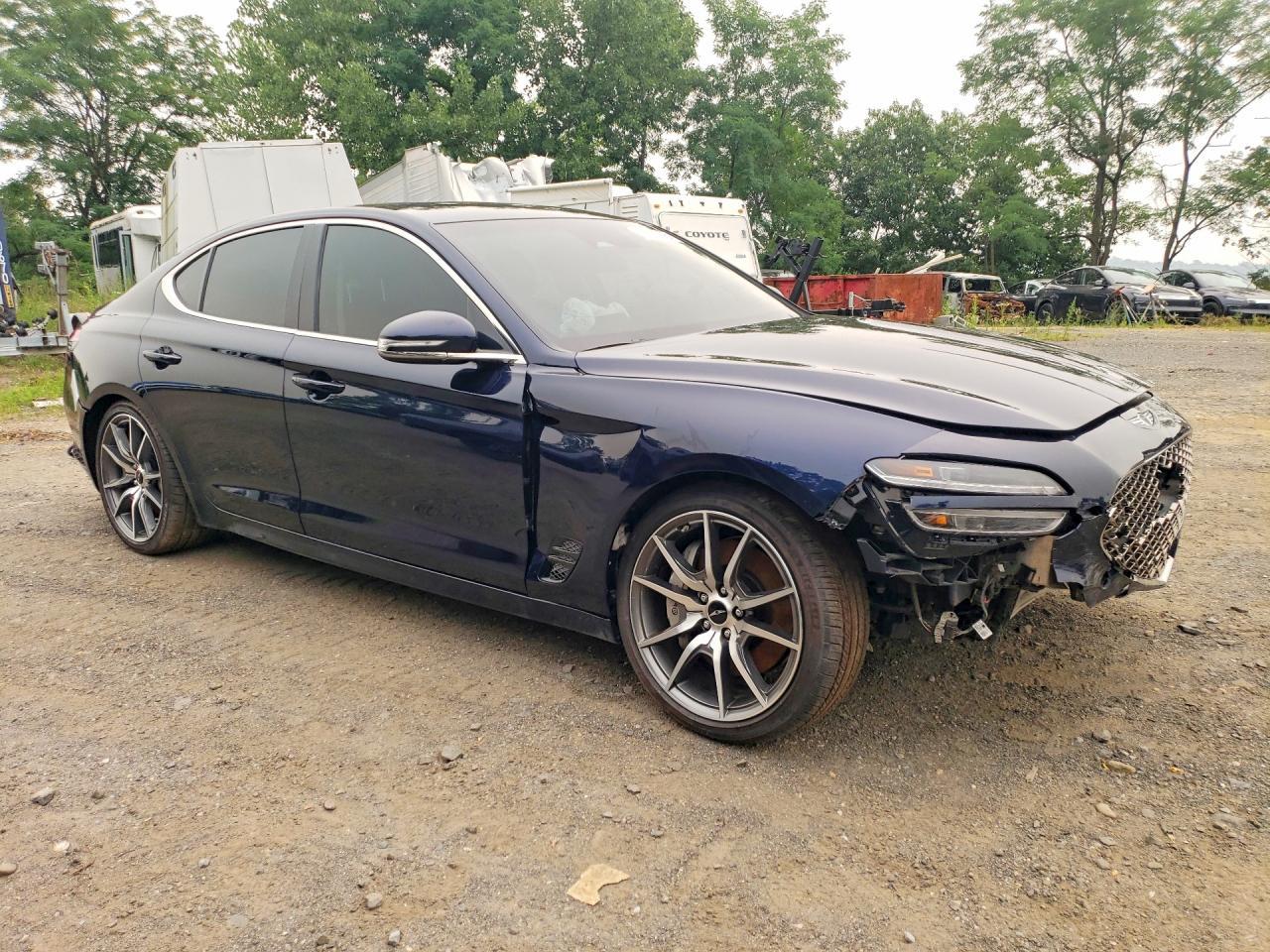 2026 Genesis G70 2.5T Standard - Image 4
