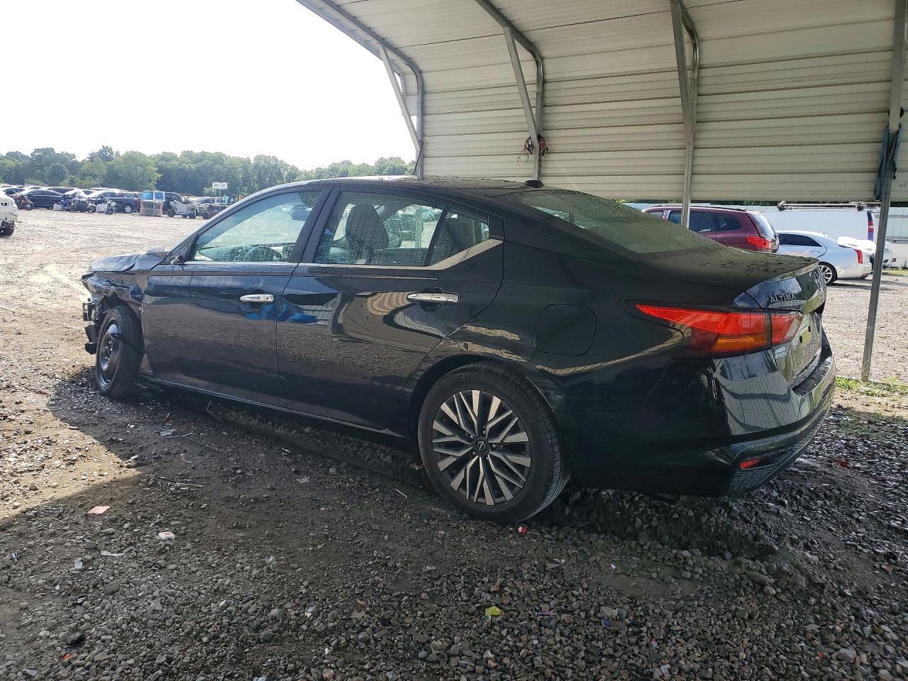 2024 Nissan Altima Sv - Image 2