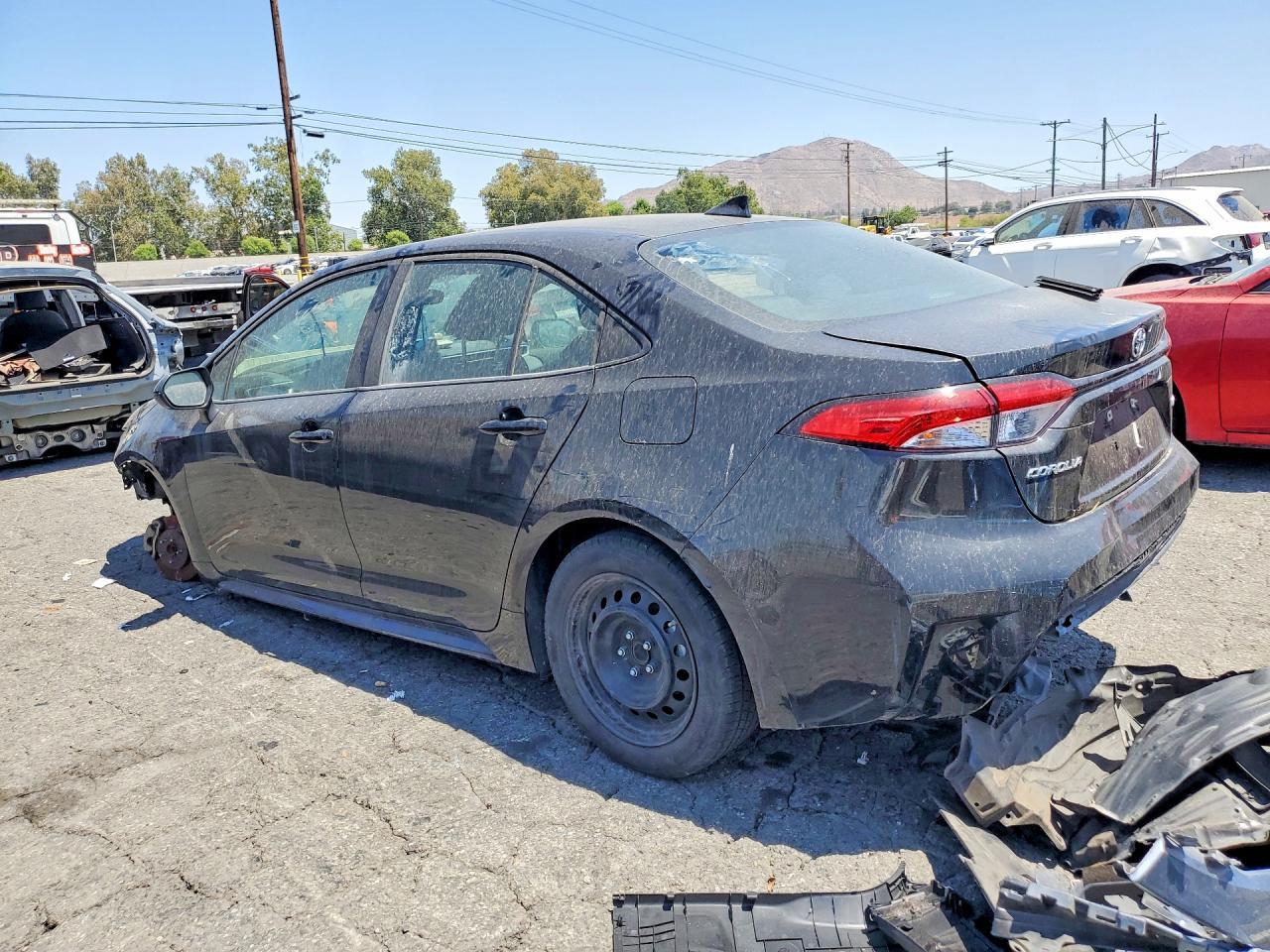 2021 Toyota Corolla Le - Фото 2