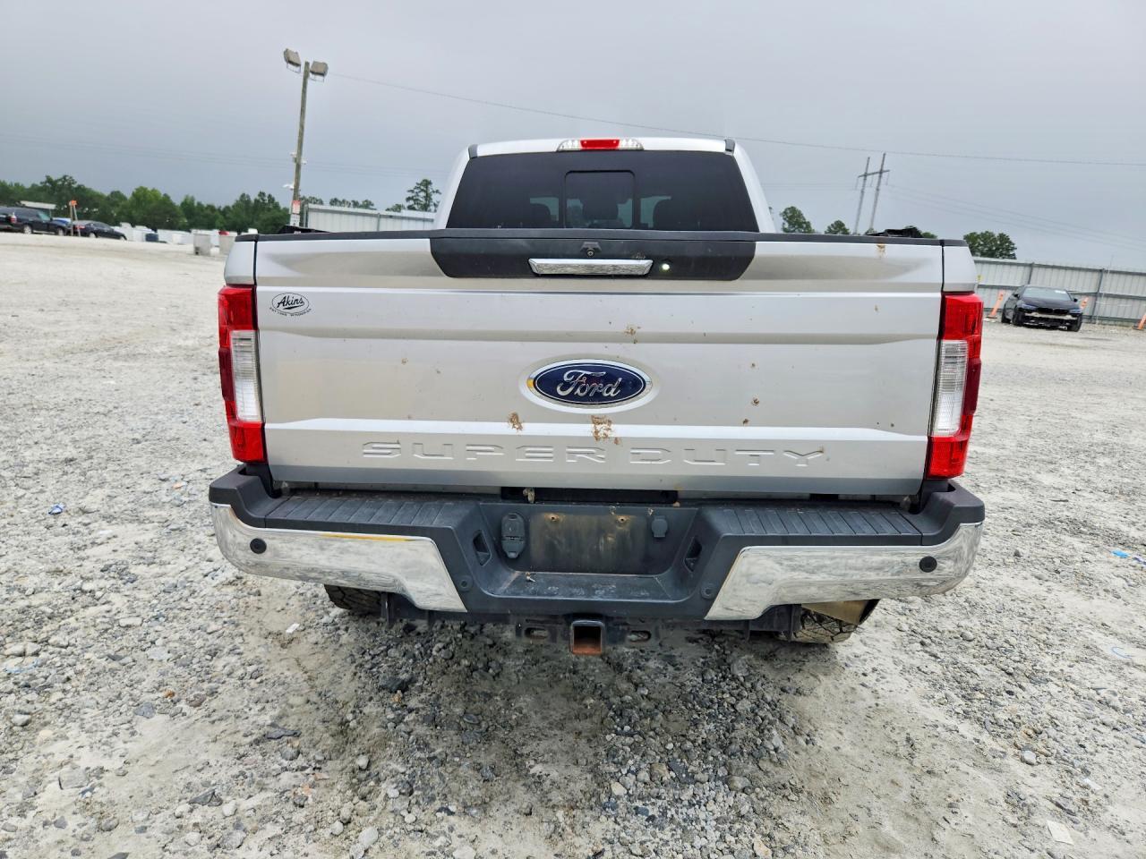 2017 Ford F250 Super Duty - Image 6
