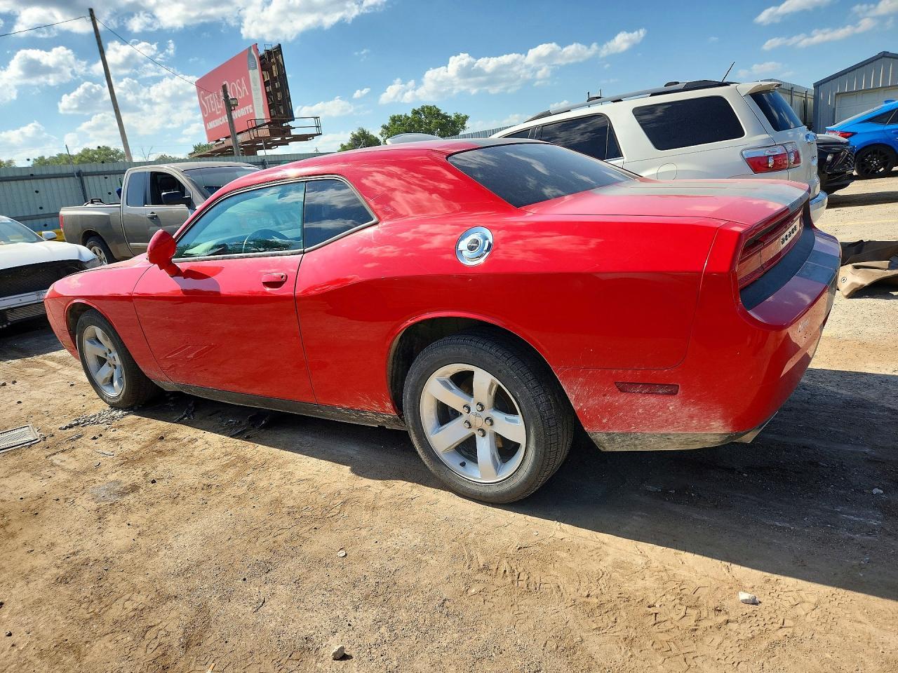 2014 Dodge Challenger Sxt - Image 2