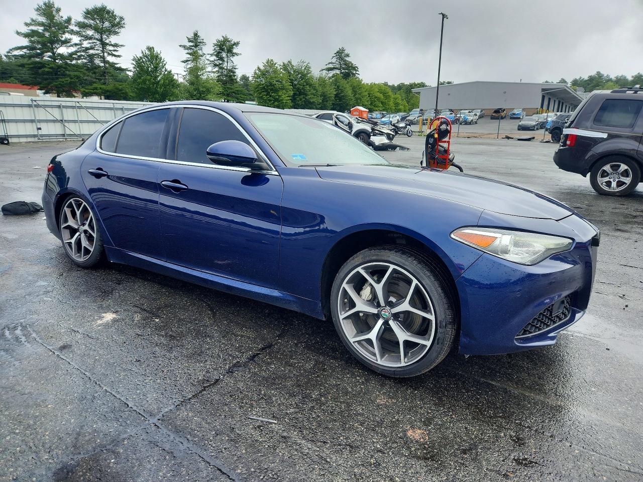 2019 Alfa Romeo Giulia - Image 4