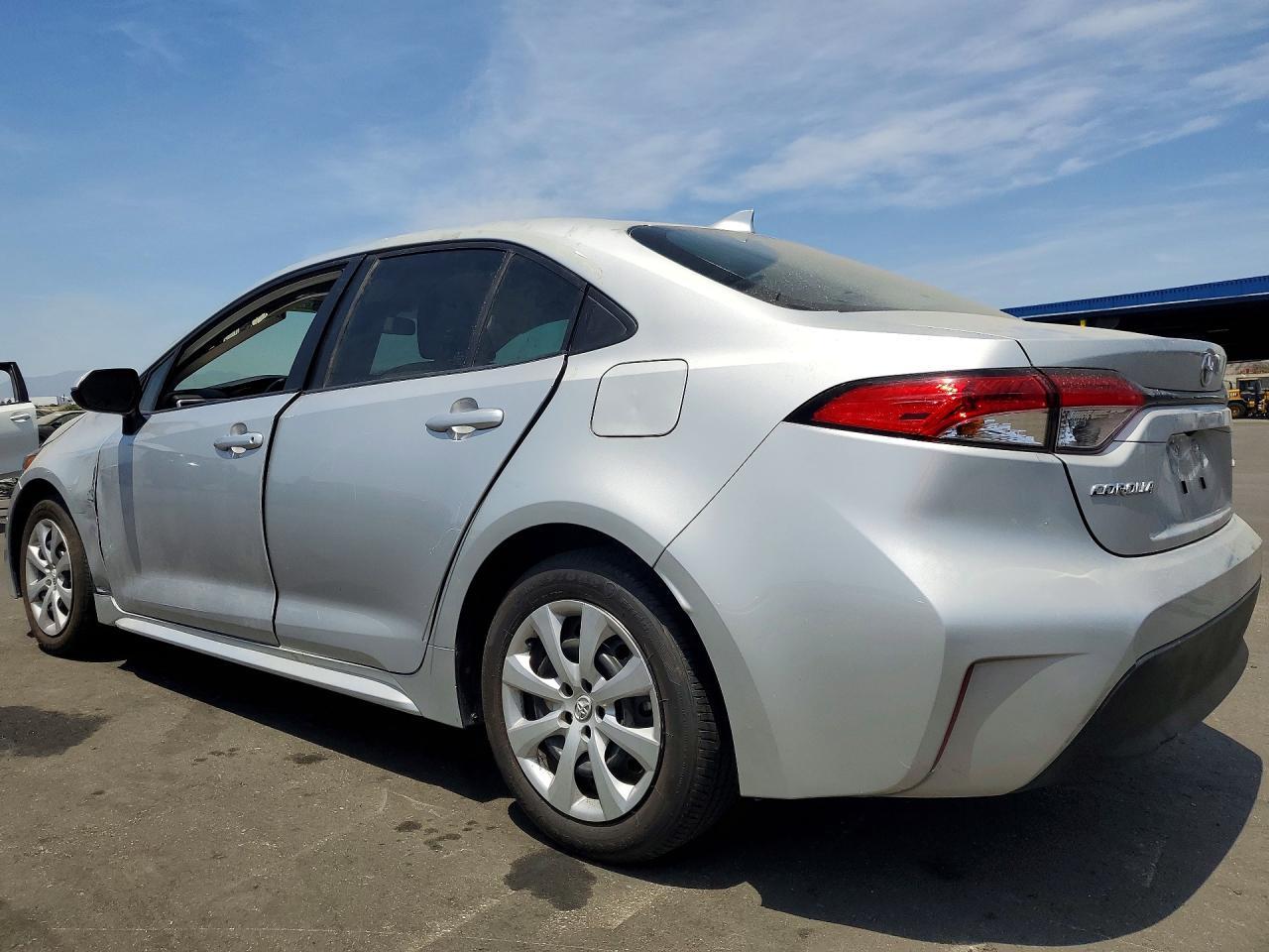 2025 Toyota Corolla Le - Image 2