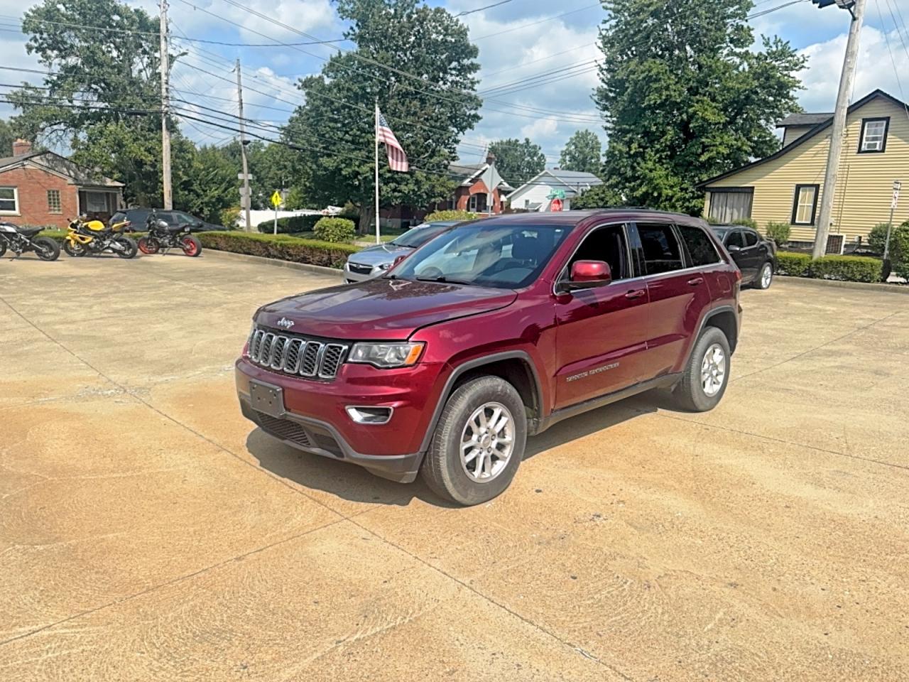 2018 Jeep Grand Cherokee Laredo - Фото 2