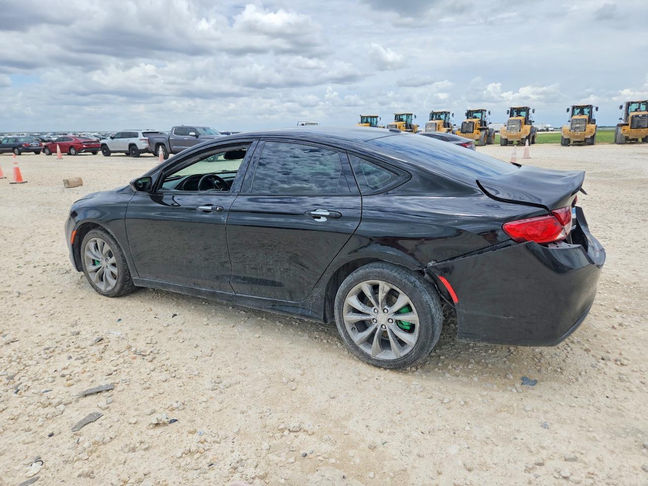 2015 Chrysler 200 S - Фото 2