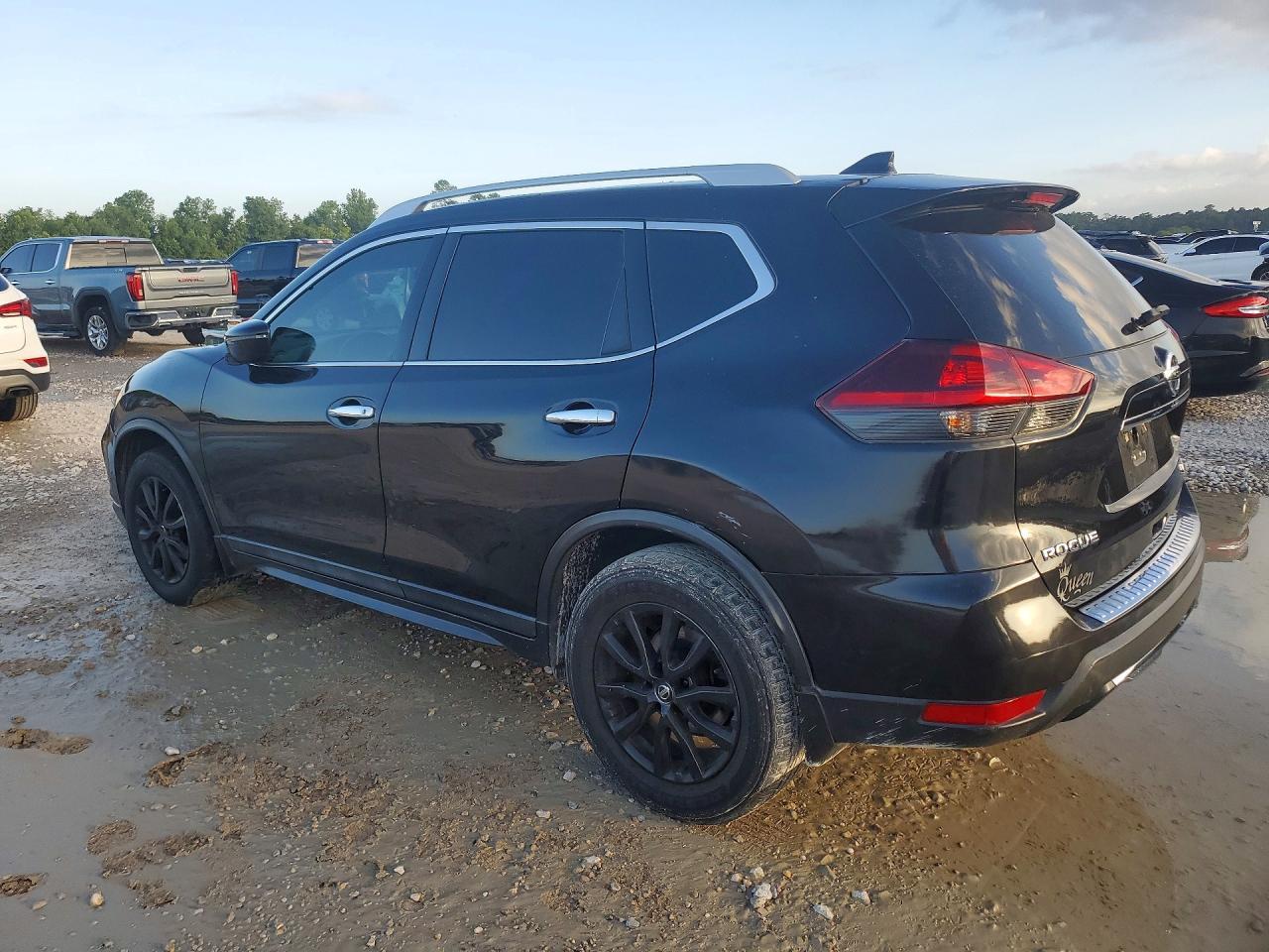2019 Nissan Rogue S - Фото 2