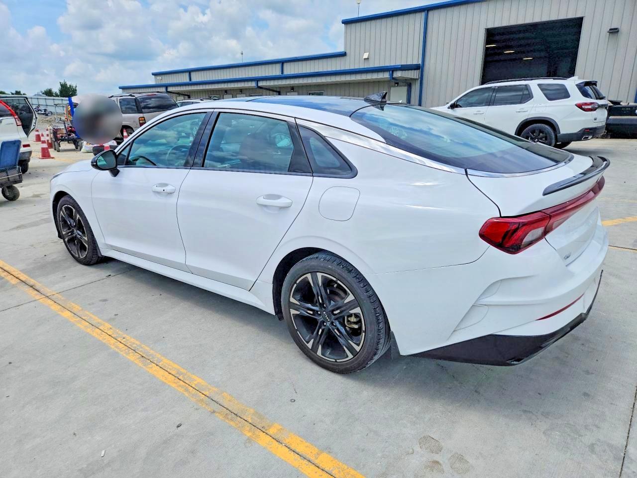 2022 Kia K5 Gt Line - Image 2