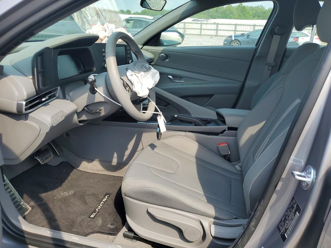 2026 Hyundai Elantra Sel Sport - Image 7