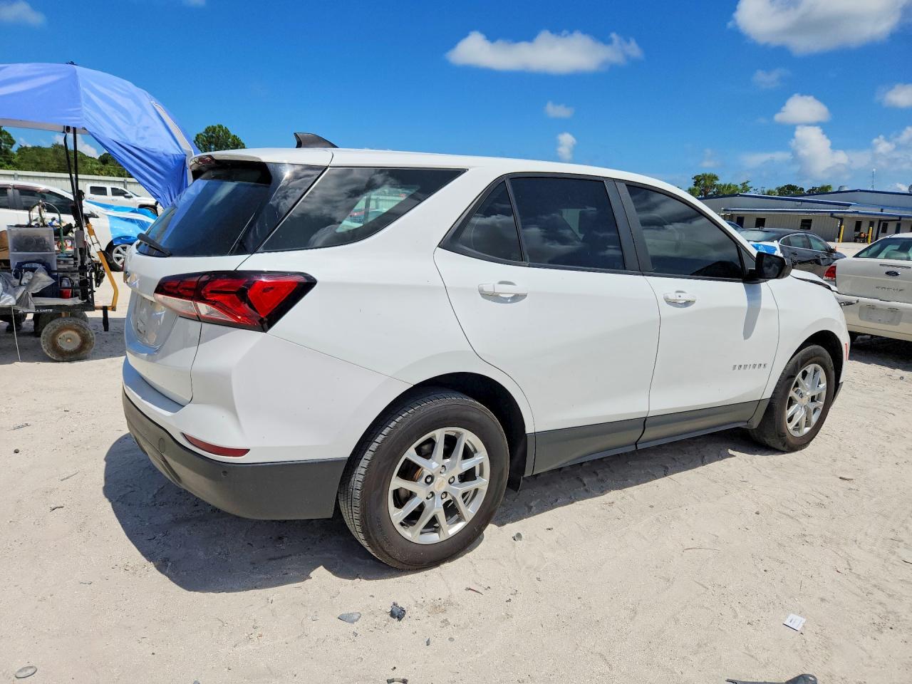 2022 Chevrolet Equinox Ls - Image 3