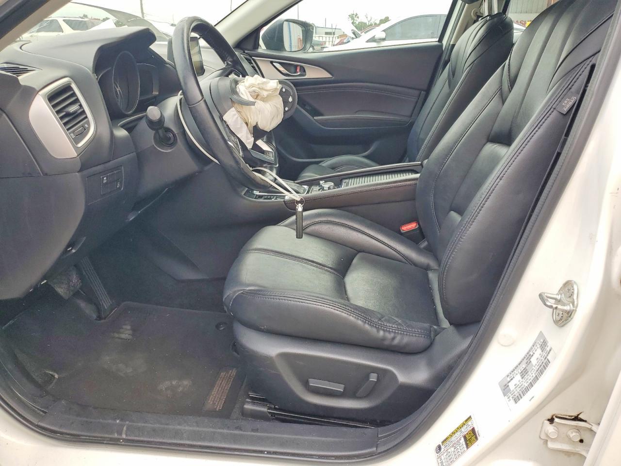2018 Mazda 3 Touring - Image 7