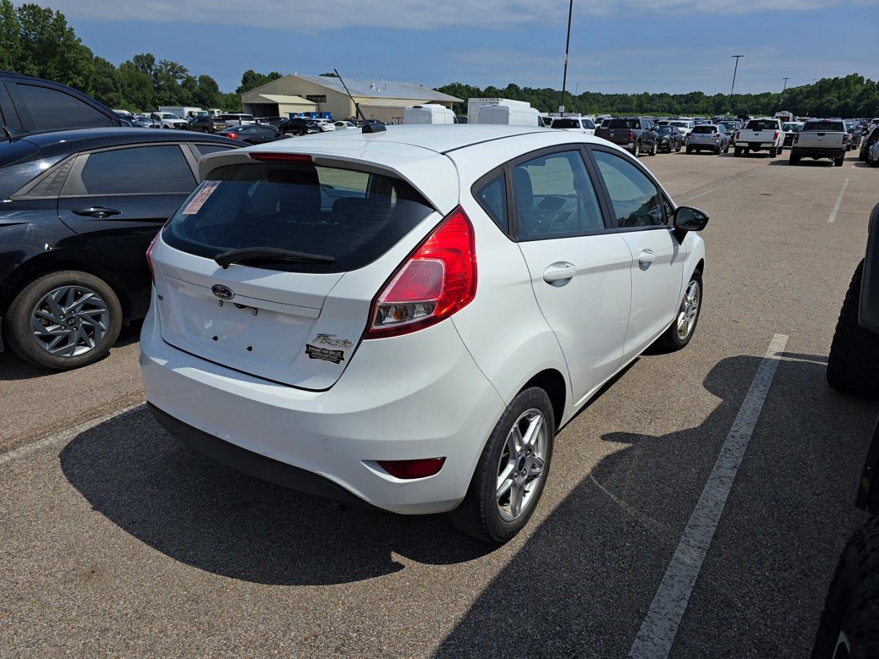 2019 Ford Fiesta Se - Фото 4