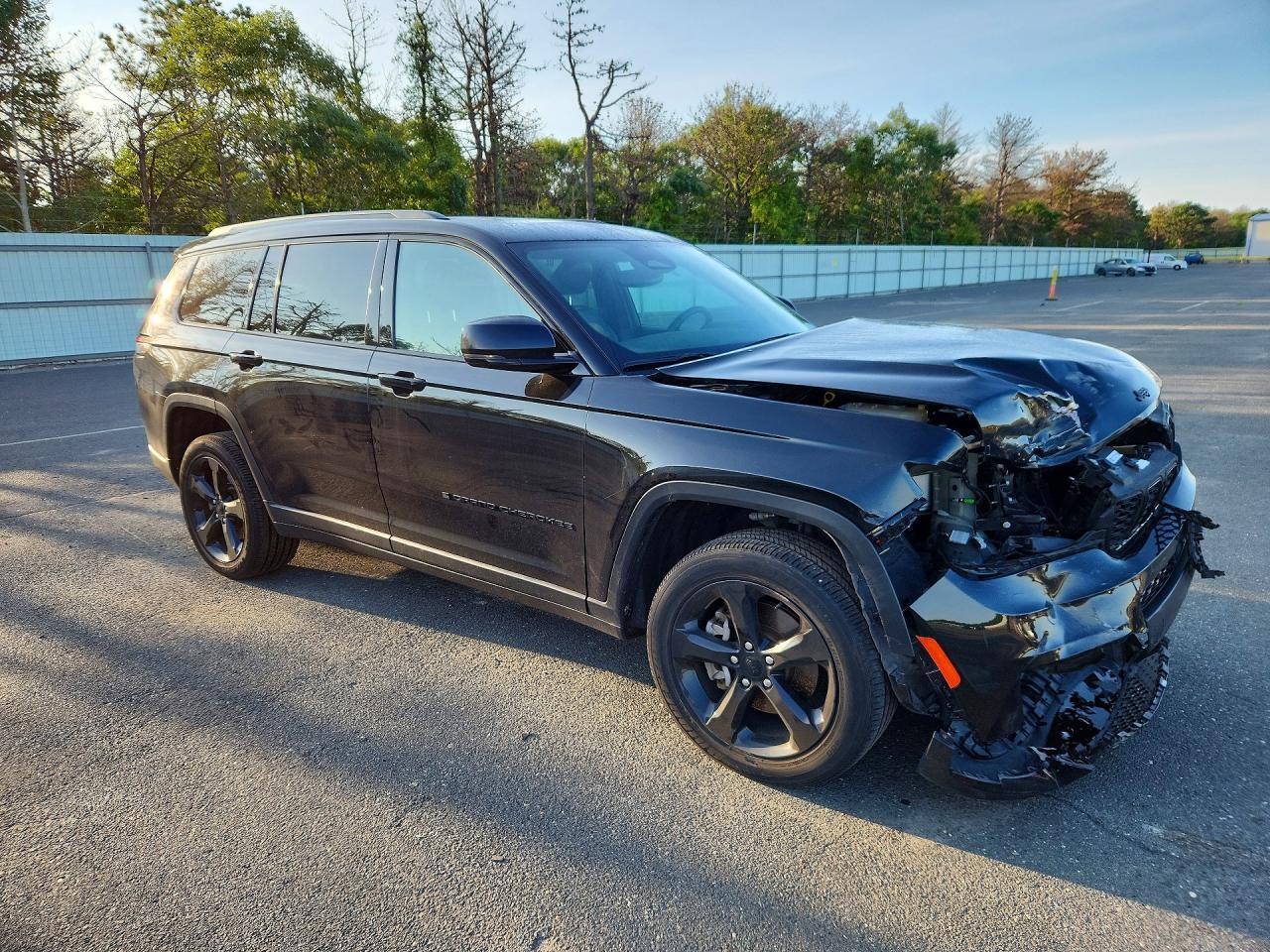 2024 Jeep Grand Cherokee L Laredo - Image 4