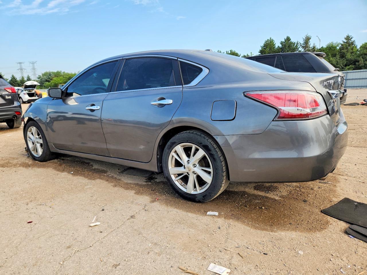 2015 Nissan Altima 2.5 S - Фото 2