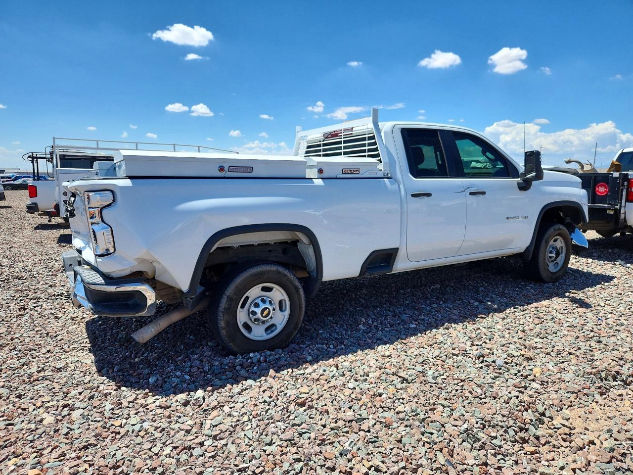 2022 Chevrolet Silverado C2500 Heavy Duty - Фото 3