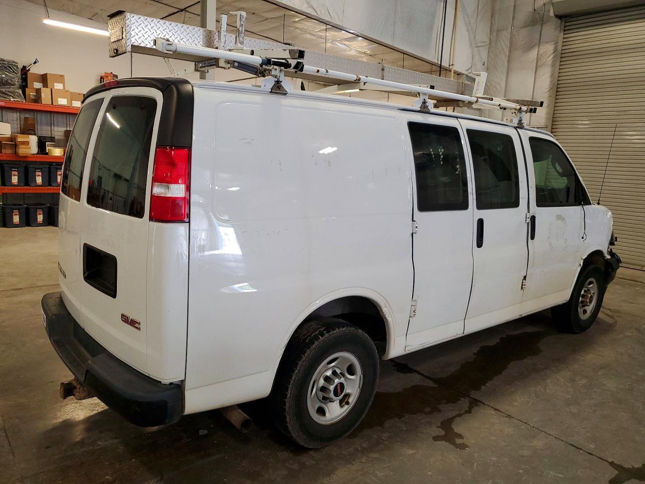 2019 GMC Savana G2500 - Фото 3
