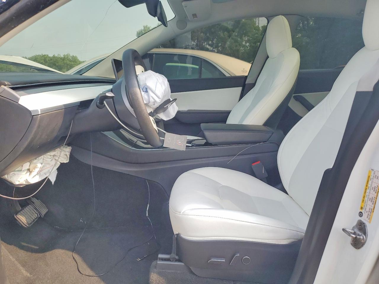 2016 Tesla Model Y - Фото 7