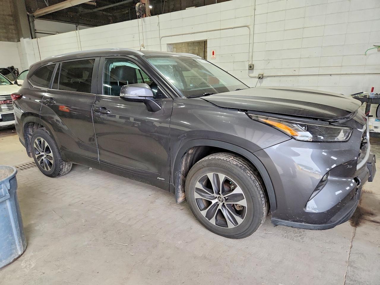 2023 Toyota Highlander Hybrid Xle - Image 4