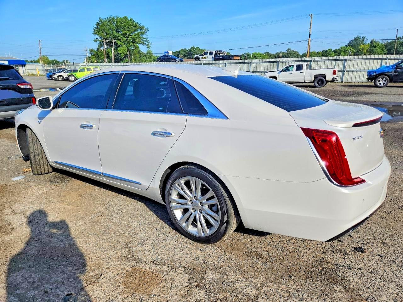 2019 Cadillac Xts - Фото 2