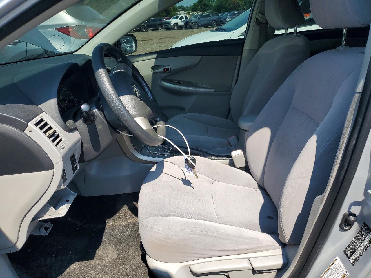 2011 Toyota Corolla Le - Image 7