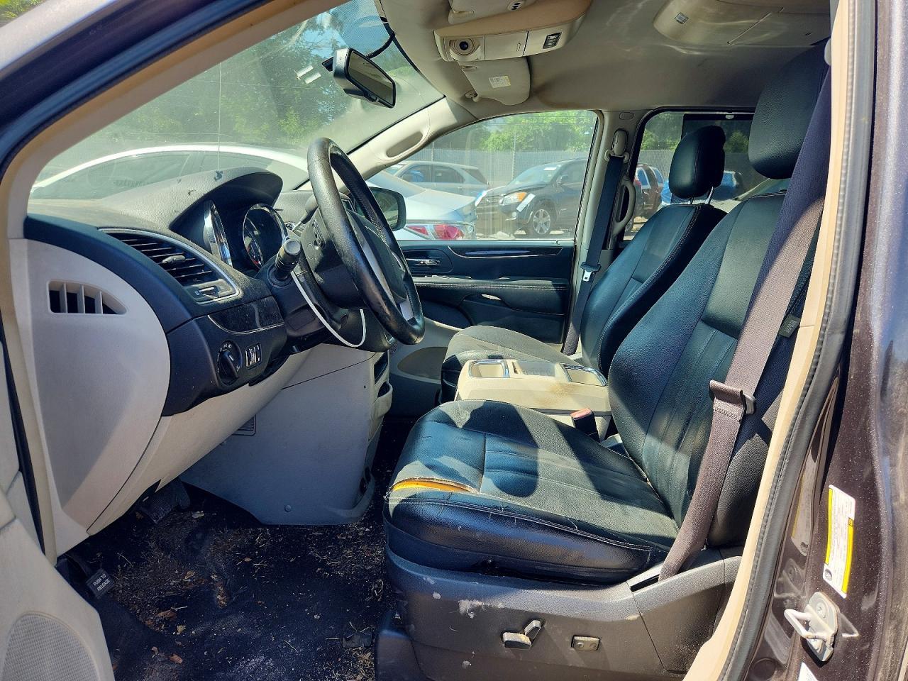 2015 Chrysler Town & Country Touring - Фото 7