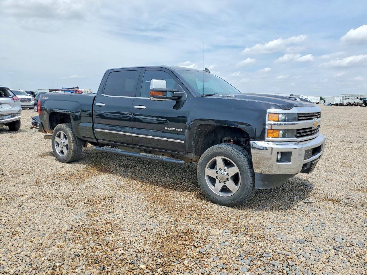 2017 Chevrolet Silverado K2500 Heavy Duty Ltz - Image 4