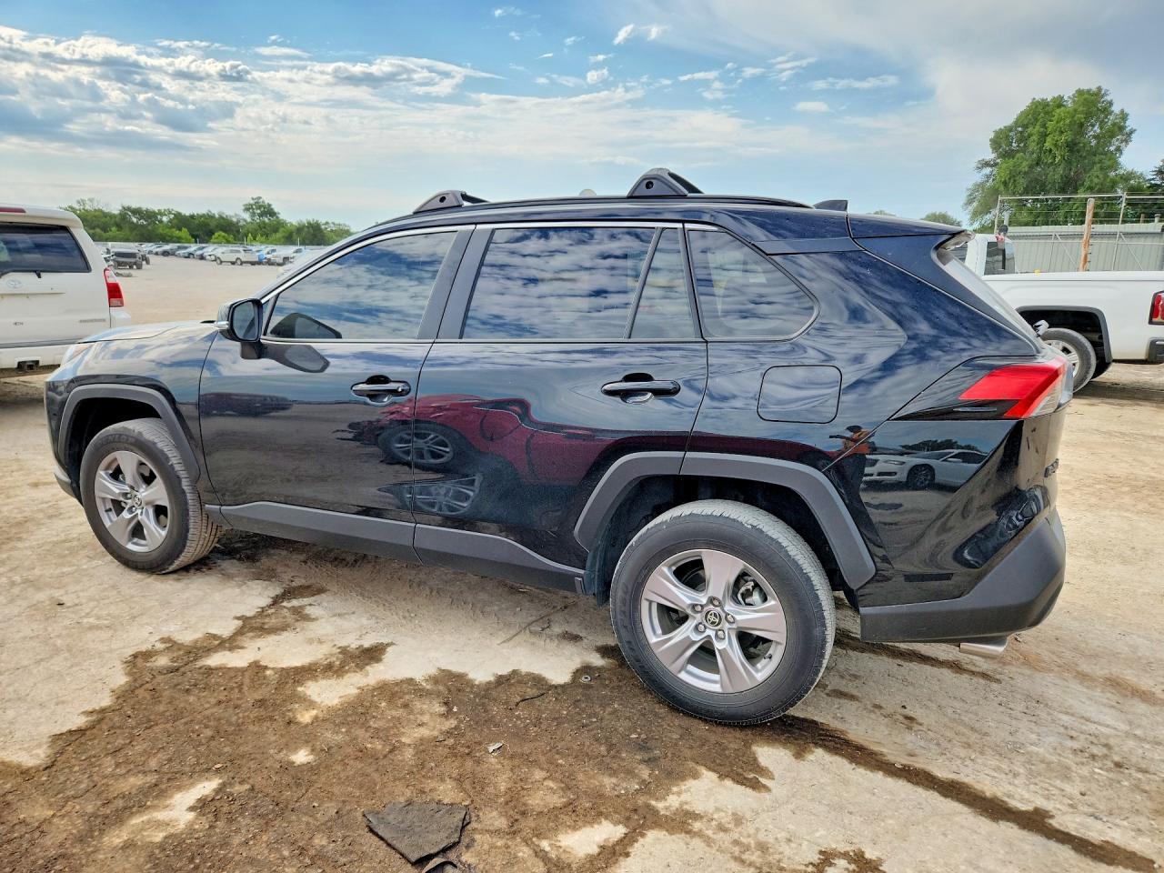 2025 Toyota Rav4 Xle - Image 2