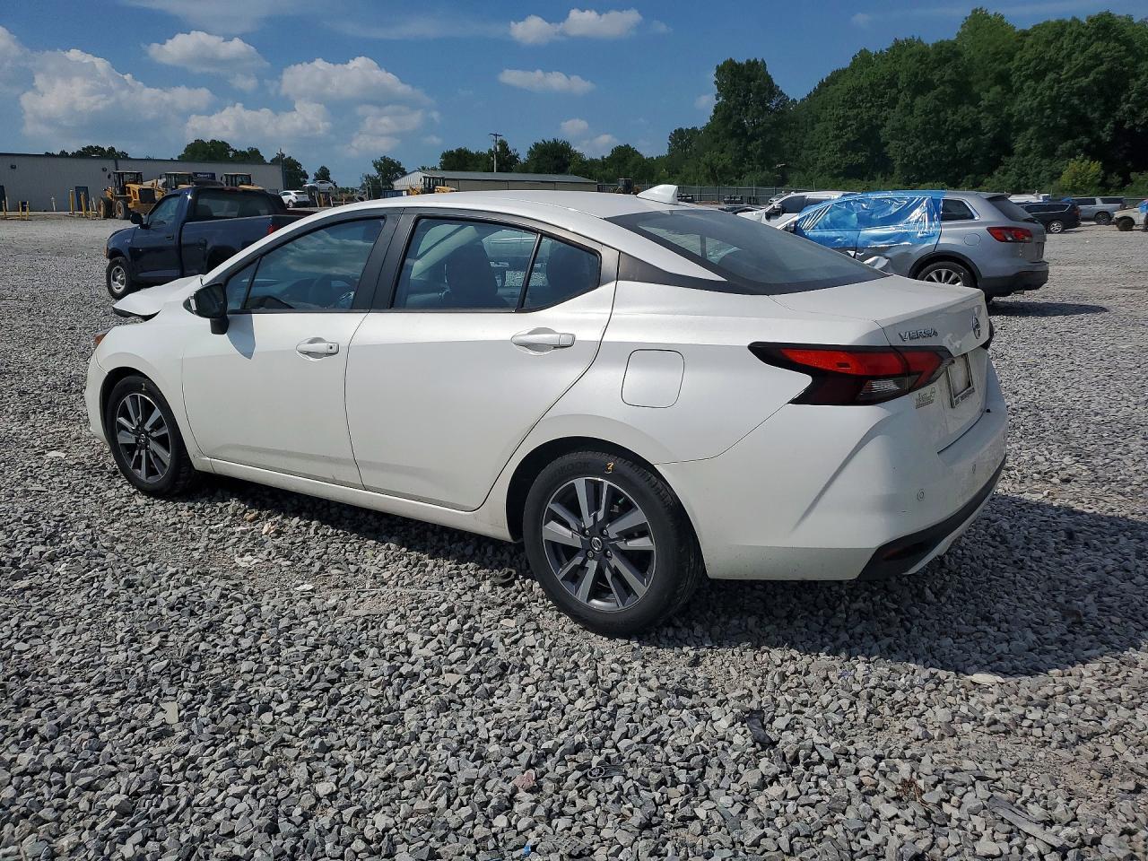 2020 Nissan Versa Sv - Фото 2
