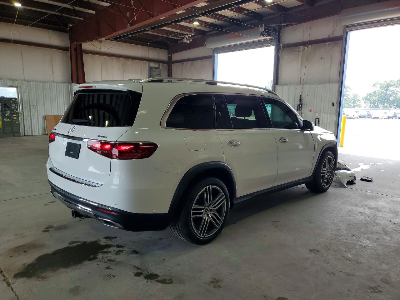 2025 Mercedes-Benz Gls 450 4Matic - Image 3