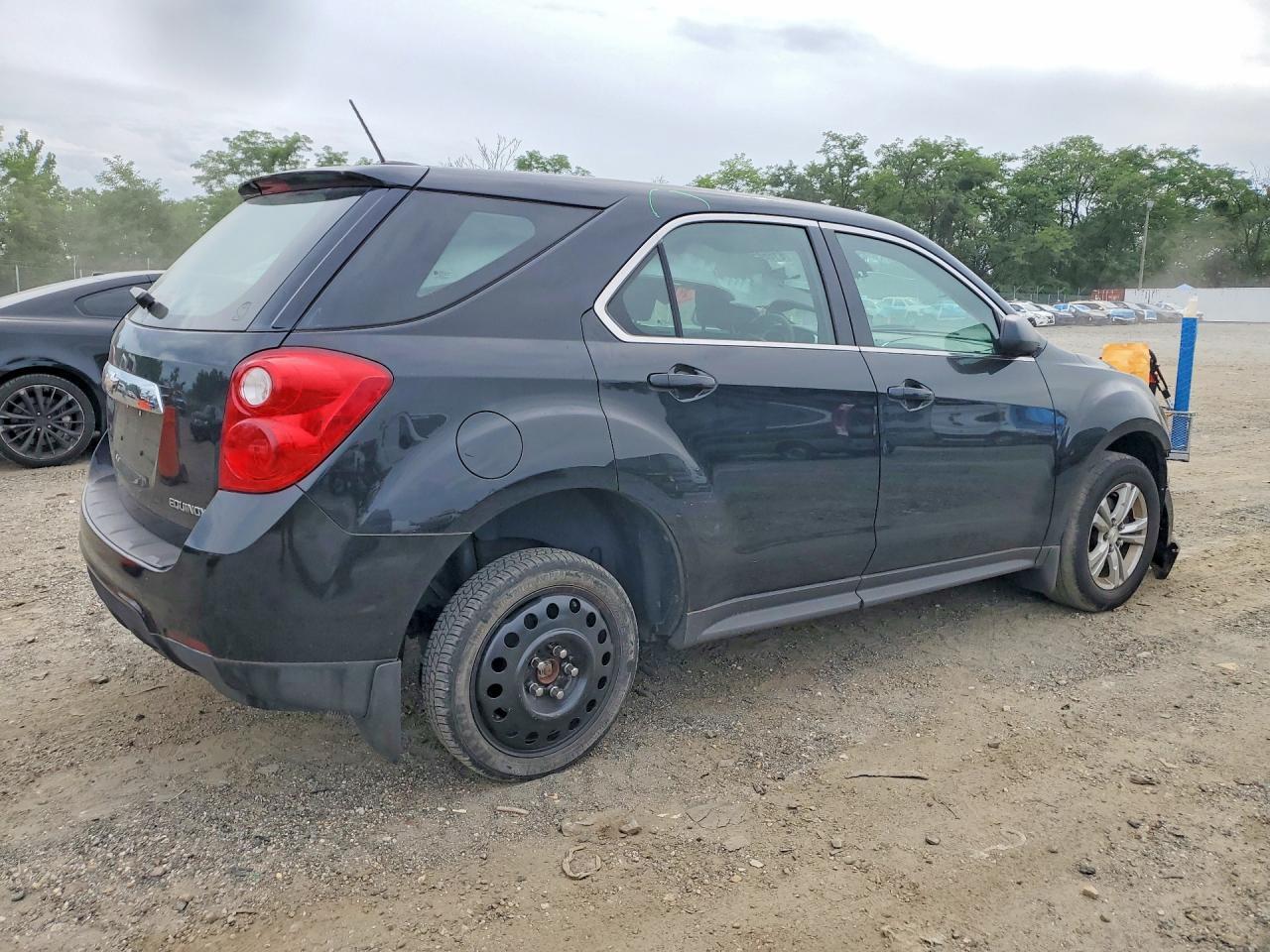 2015 Chevrolet Equinox Ls - Image 3