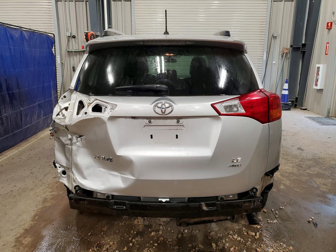 2015 Toyota Rav4 Le - Image 6