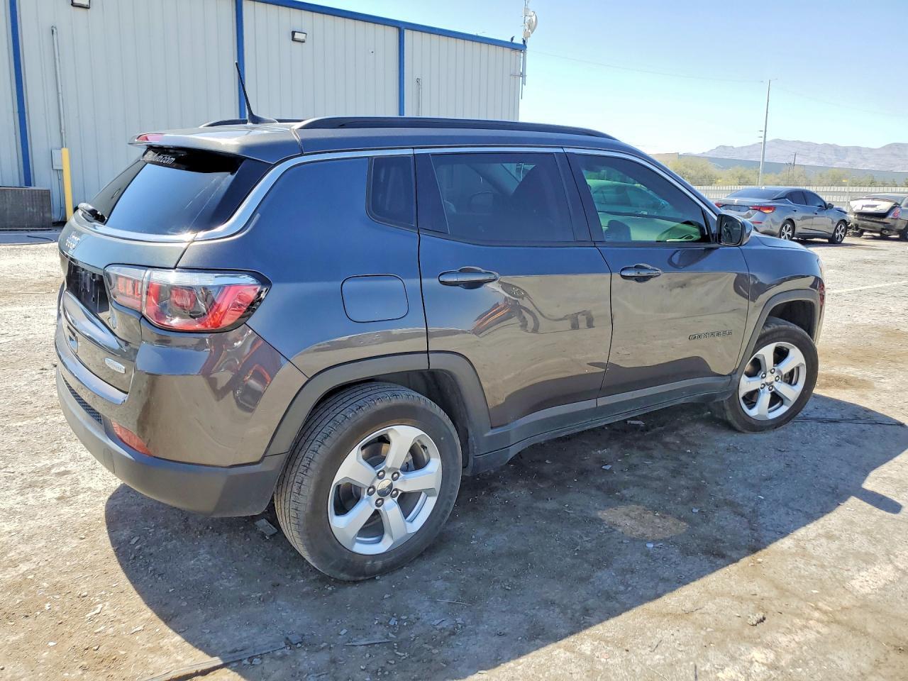 2018 Jeep Compass Latitude - Фото 3