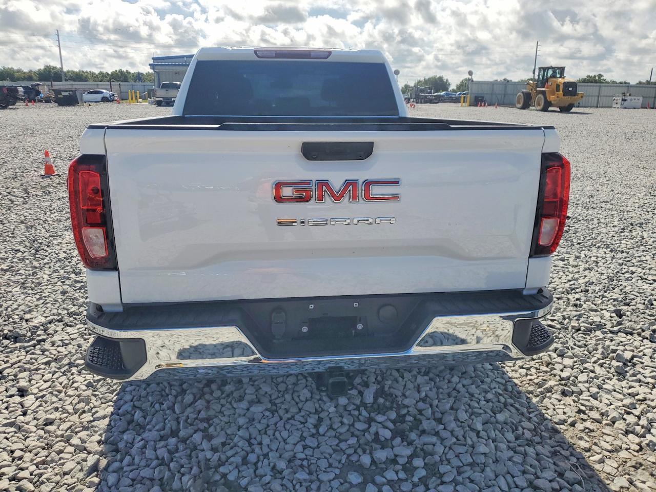 2024 GMC Sierra K1500 - Image 6