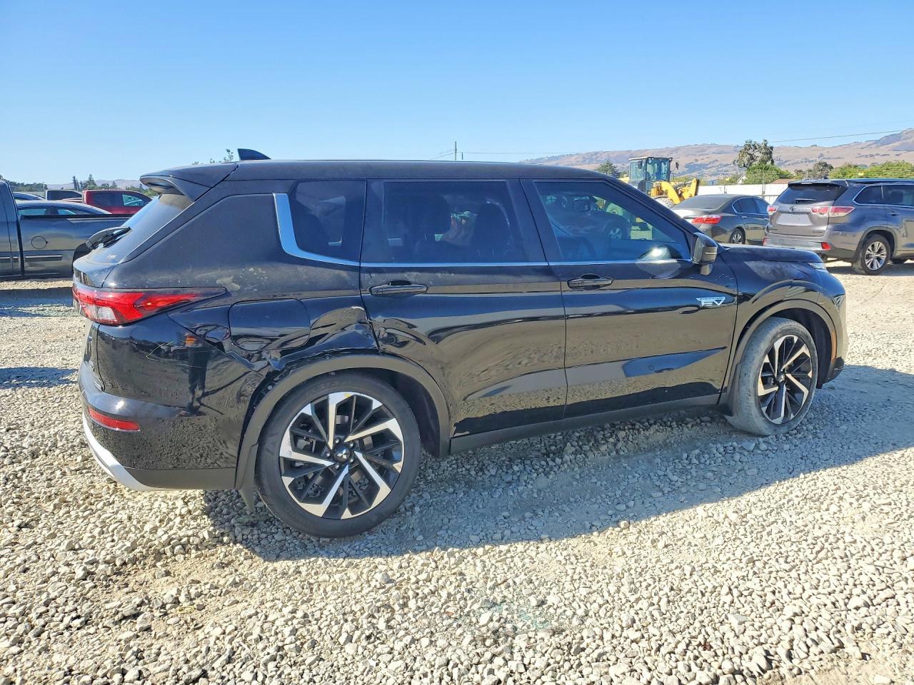 2023 Mitsubishi Outlander Se - Image 3