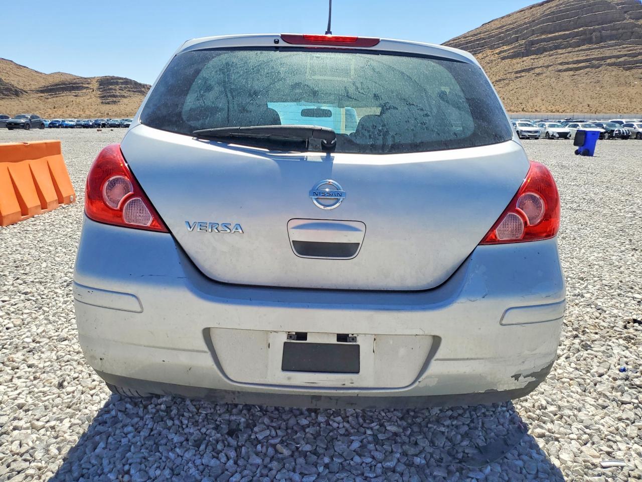 2011 Nissan Versa 1.8 S - Фото 6