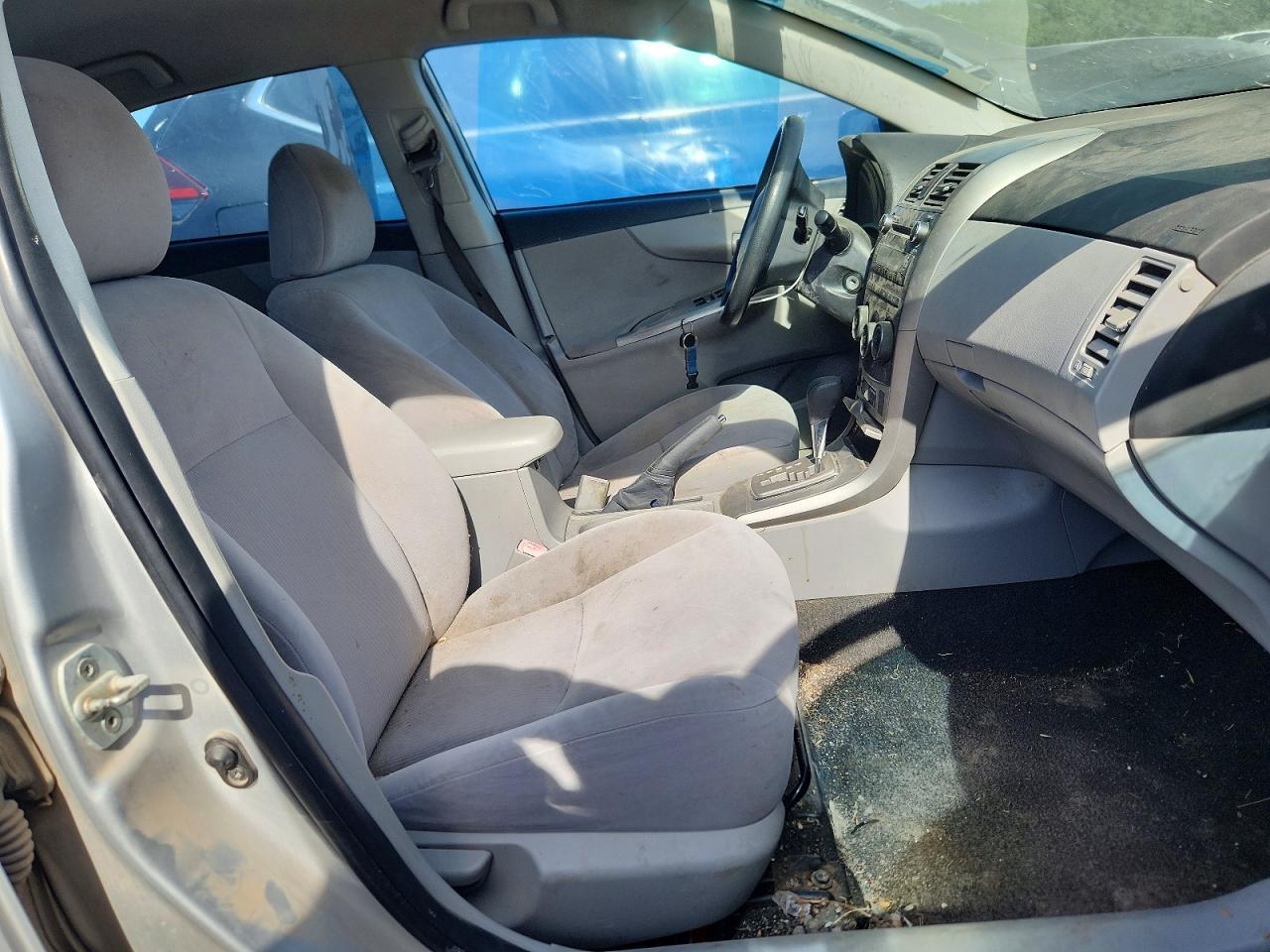 2011 Toyota Corolla Le - Image 7