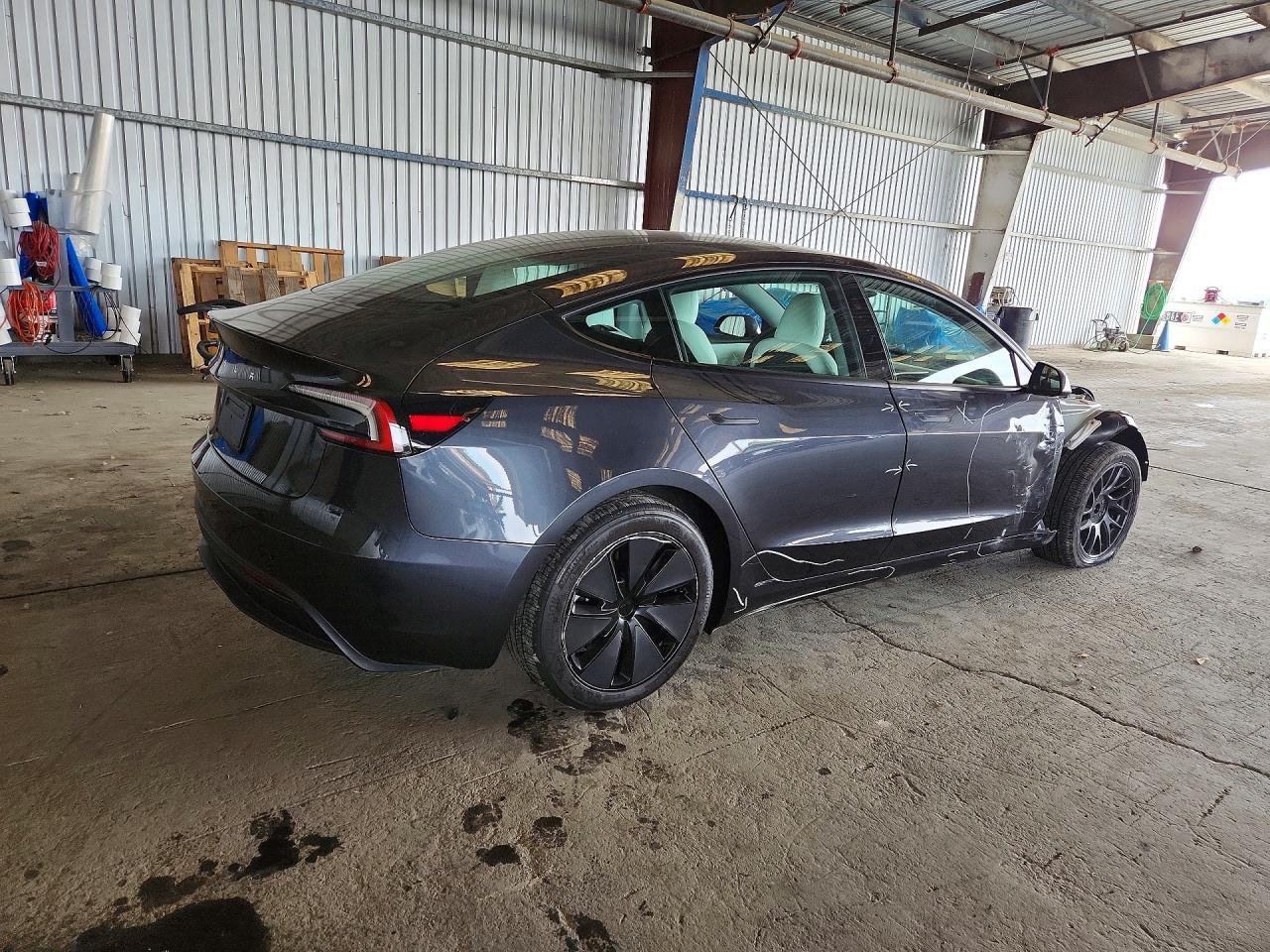 2025 Tesla Model 3 - Image 3