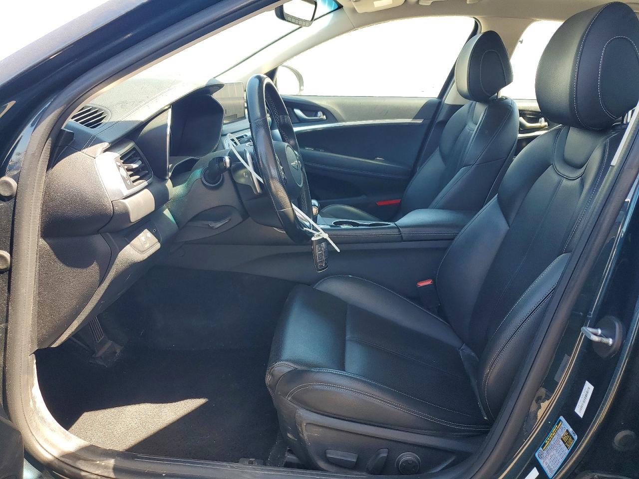 2022 Genesis G70 2.0T - Image 7