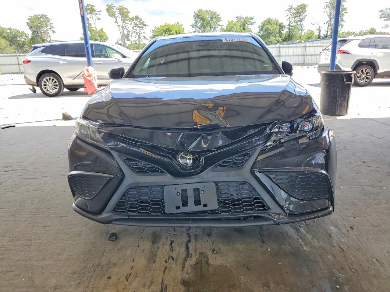 2021 Toyota Camry Se - Image 5