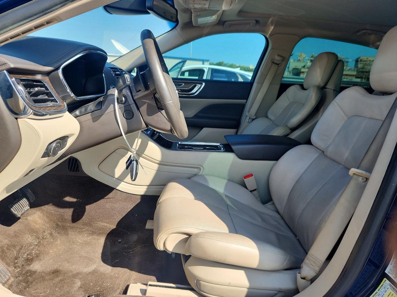 2018 Lincoln Continental Reserve - Image 7