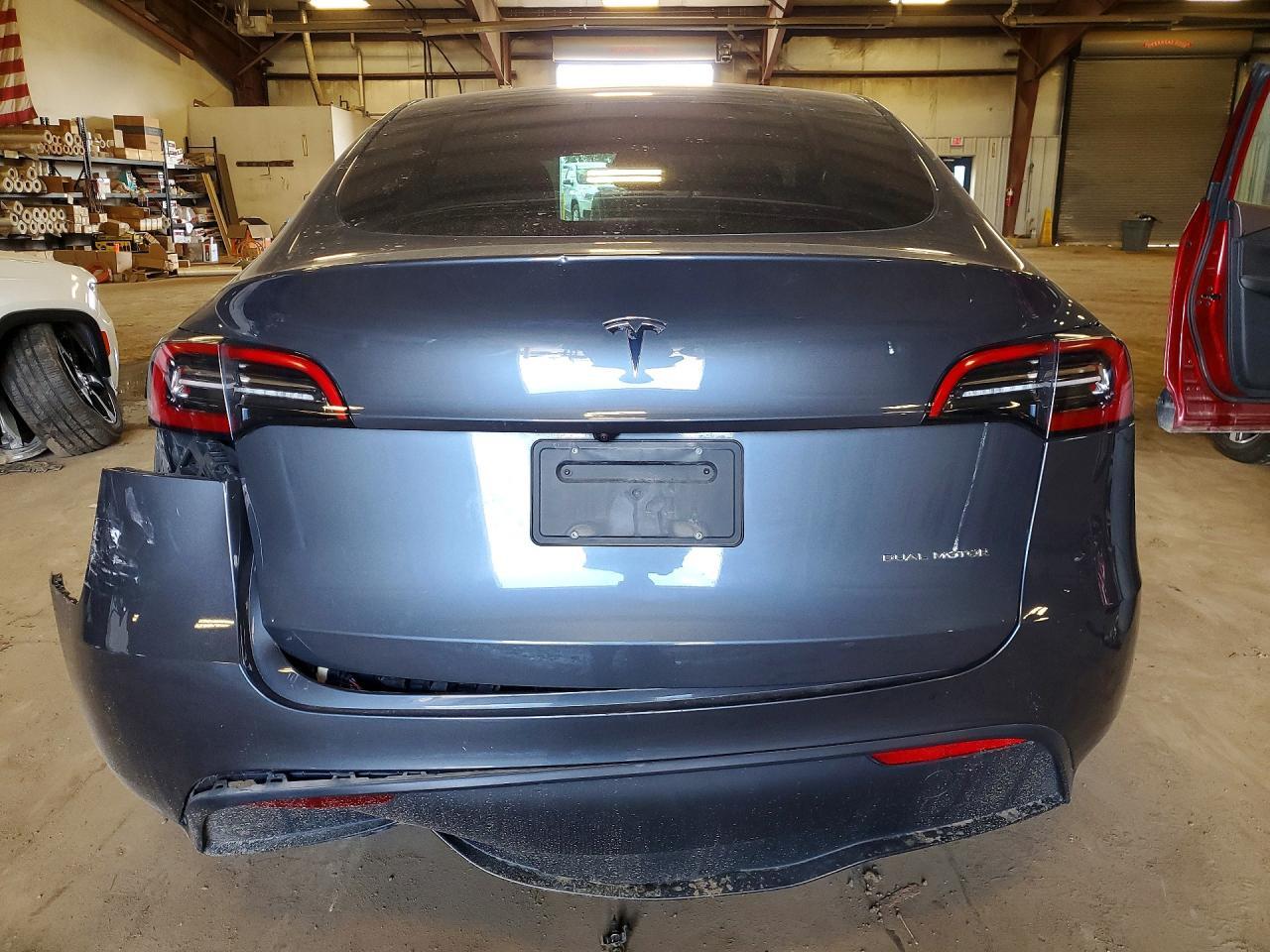 2023 Tesla Model Y - Фото 6