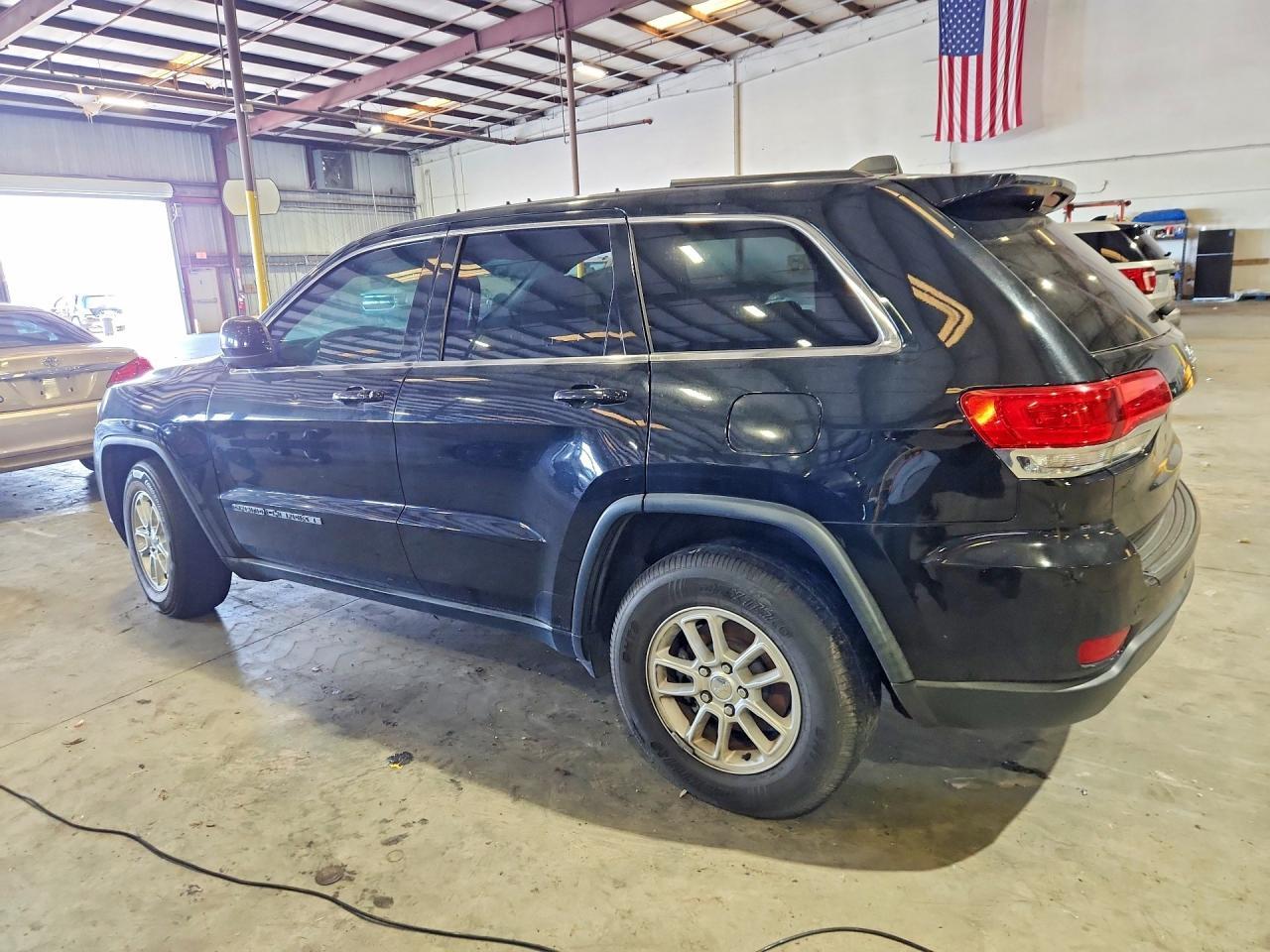 2019 Jeep Grand Cherokee Laredo - Фото 2
