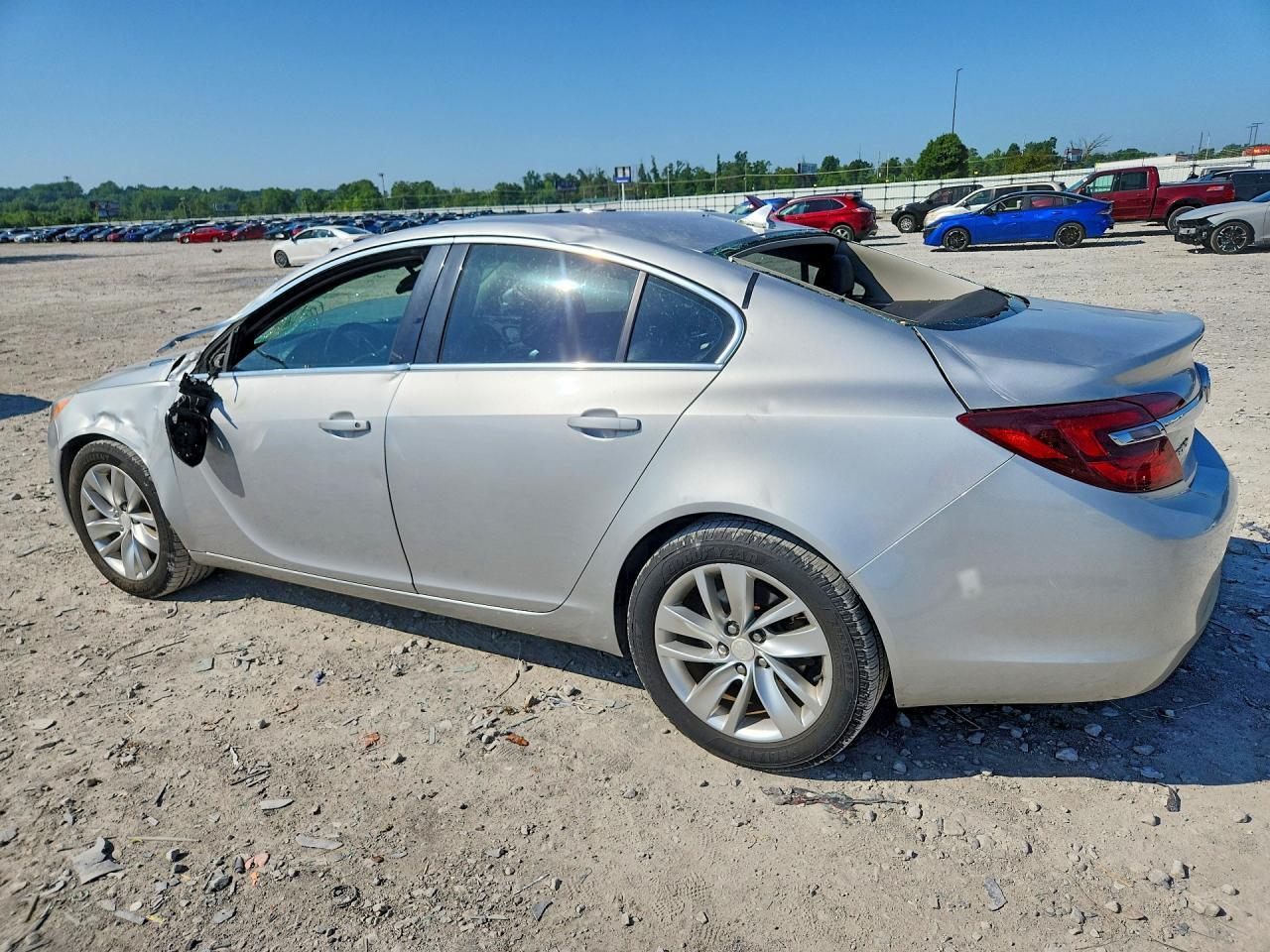 2014 Buick Regal - Image 2