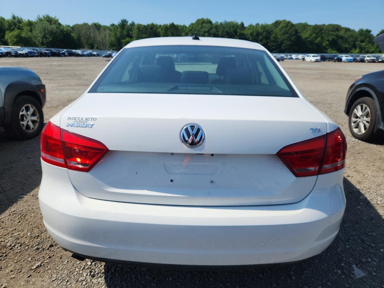2015 Volkswagen Passat S - Фото 6