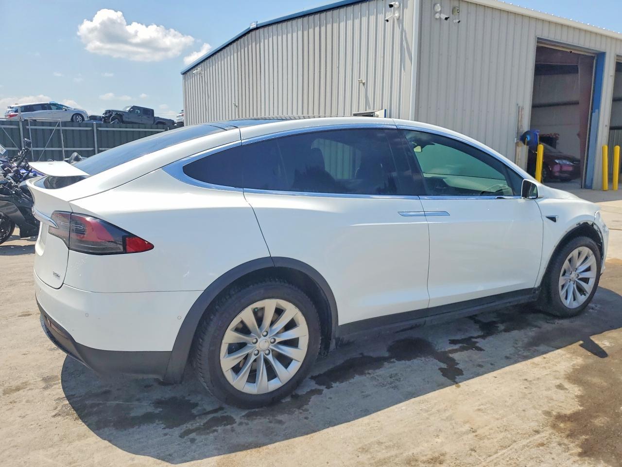 2018 Tesla Model X - Фото 3