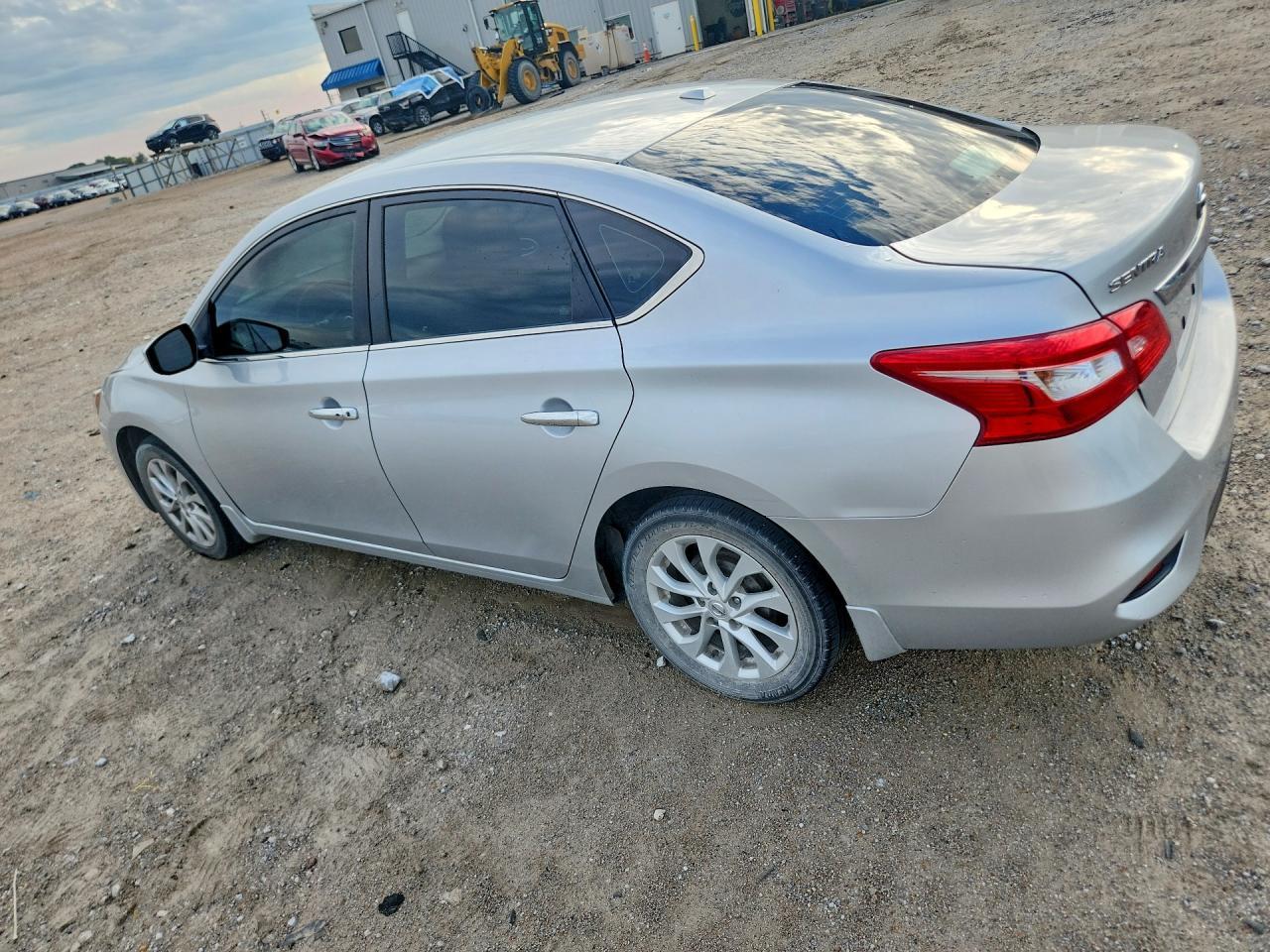 2018 Nissan Sentra Sv - Фото 2
