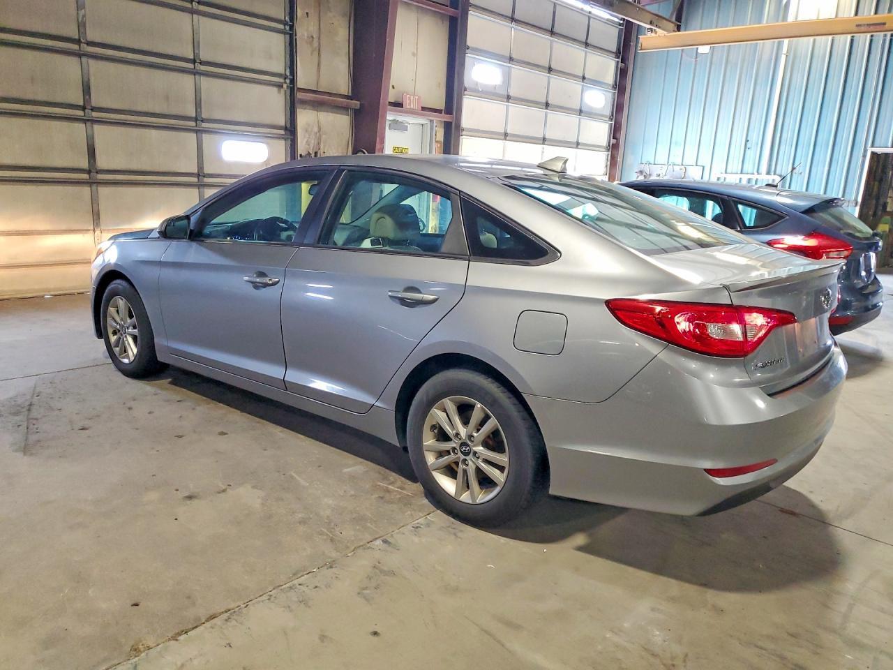 2016 Hyundai Sonata Se - Фото 2