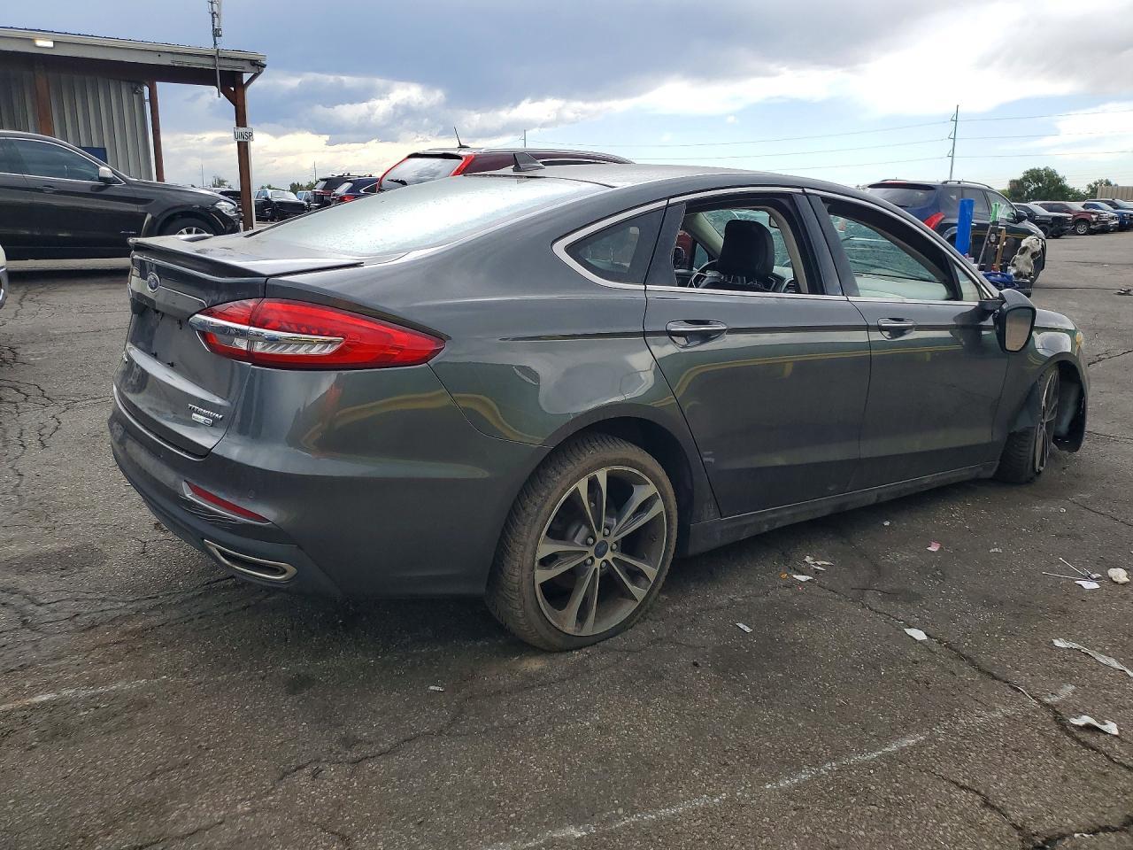 2019 Ford Fusion Titanium - Фото 3