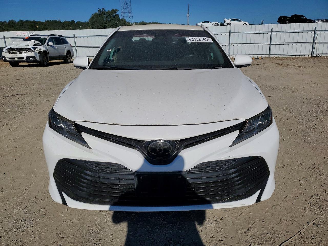 2020 Toyota Camry Le - Фото 5