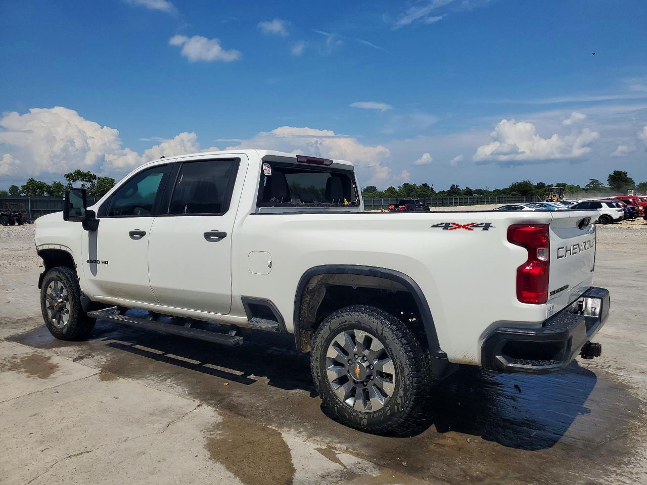2023 Chevrolet Silverado K2500 Custom - Image 2
